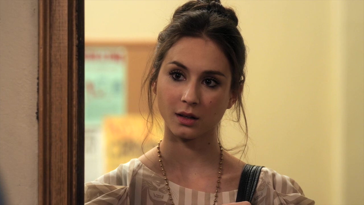 pretty-little-liars-1x16-je-suis-une-amie-spencer-hastings-cap-02